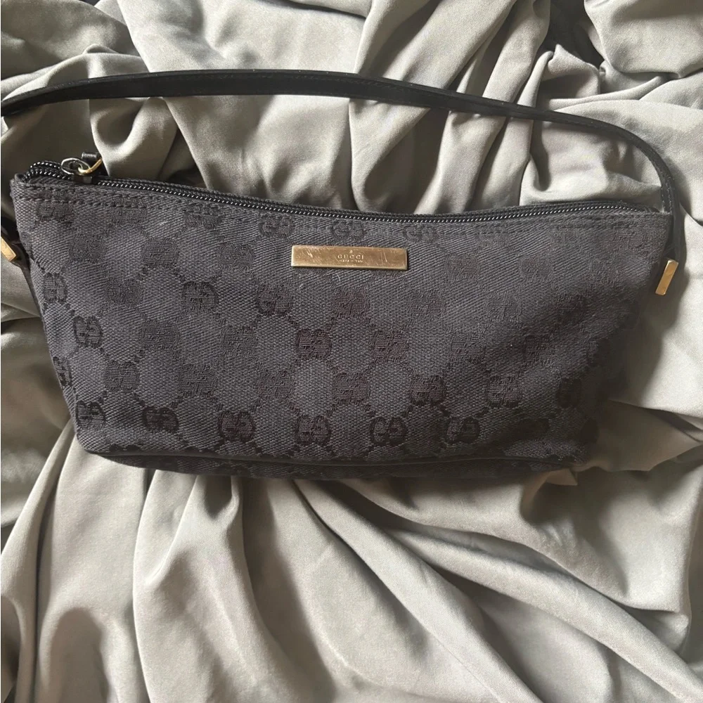 Gucci Black Shoulder Bag with Gold Hardware - Picture 2 of 7